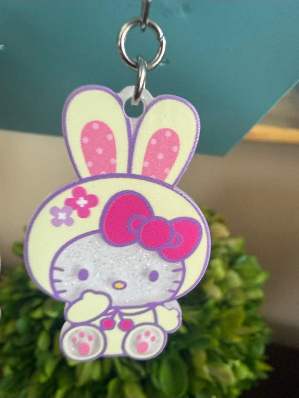 HELLO KITTY AND FRIENDS 🐰 CUTE GLITTERY EASTER BUNNY🐰 DANGLE EARRINGS 🌟NWT🌟